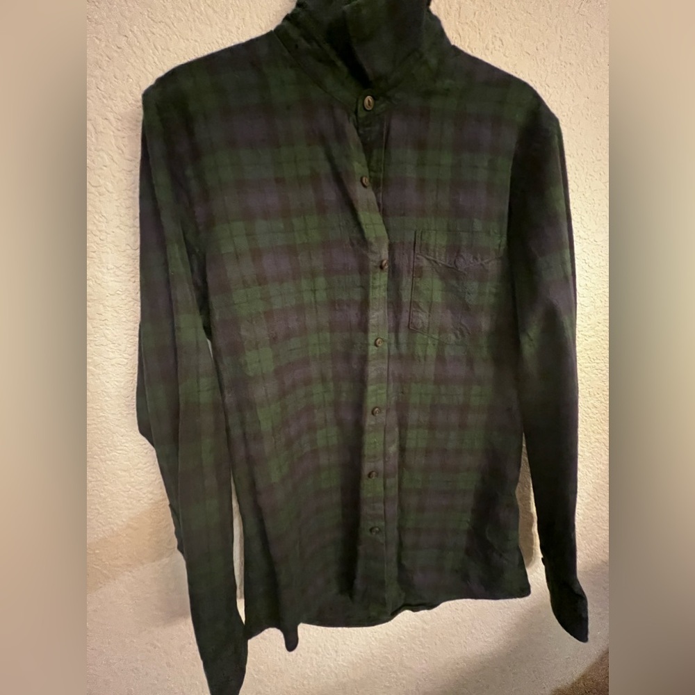 Mens and Women’s Navy and Green button down collared plaid flannel slim fit